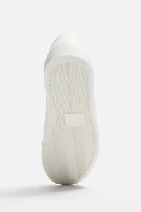 BASIC SNEAKERS