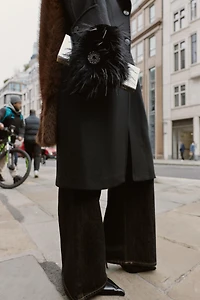 MOUFLES EFFET FOURRURE AVEC BIJOUX