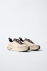 SNEAKER WITH SOLE DETAIL
