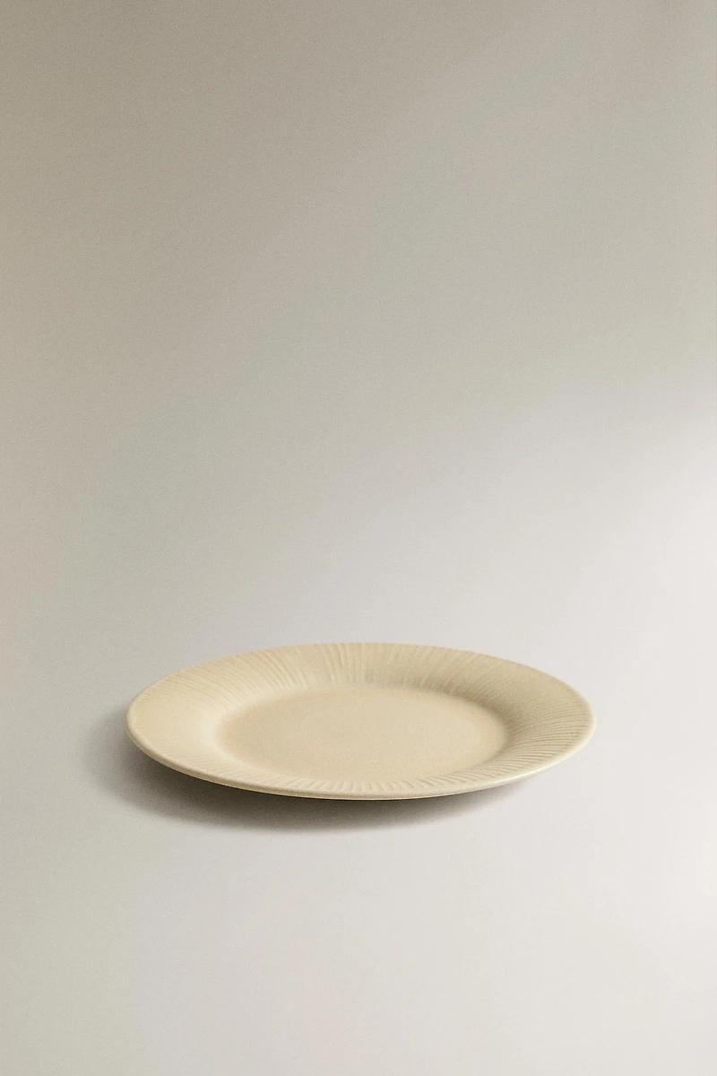 STRIPED STONEWARE DESSERT PLATE