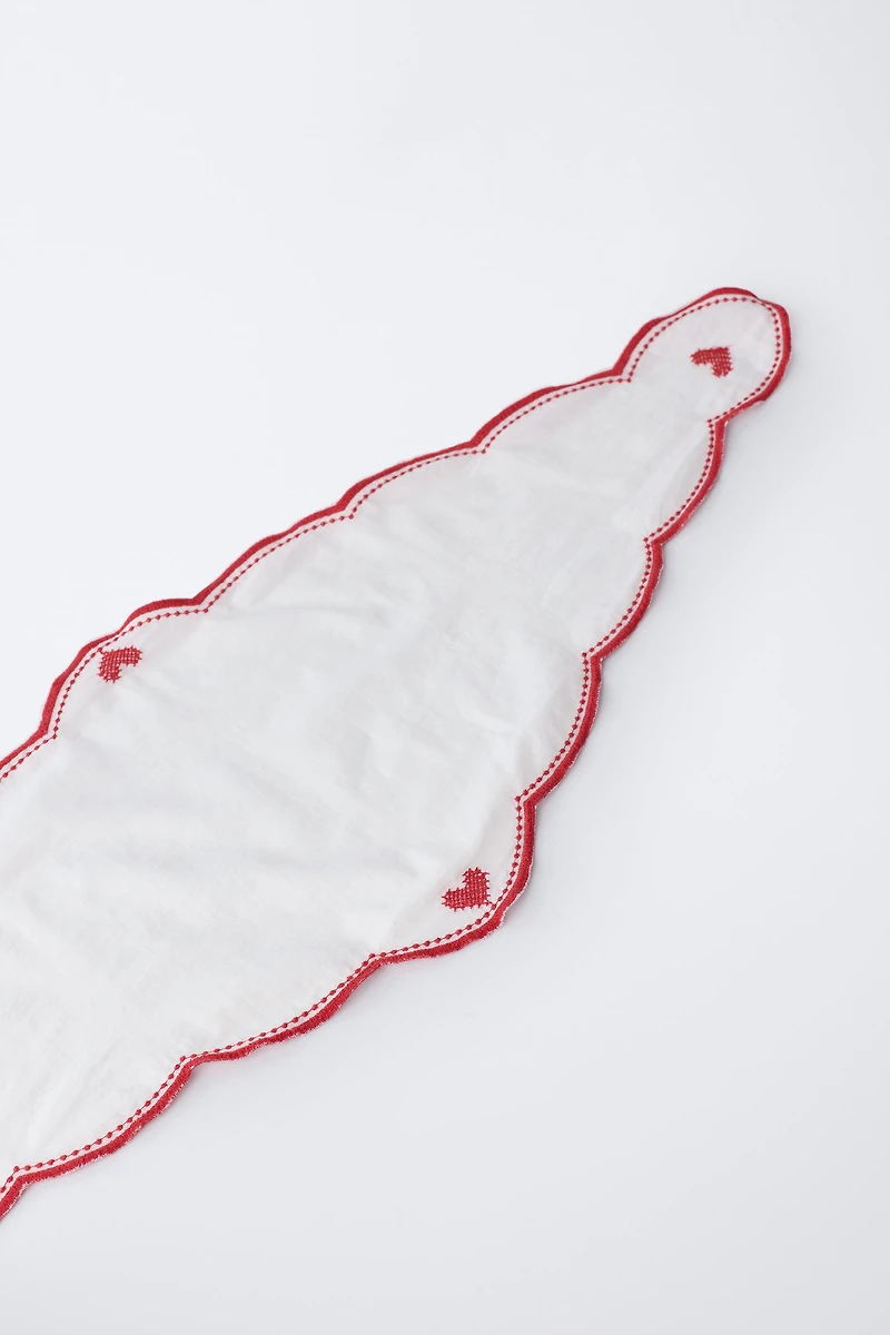 WAVE EMBROIDERED HEART BANDANA