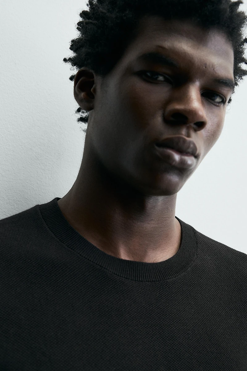 RELAXED FIT KNIT T-SHIRT