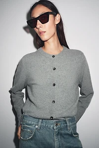 CASHMERE AND WOOL BASIC CARDIGAN