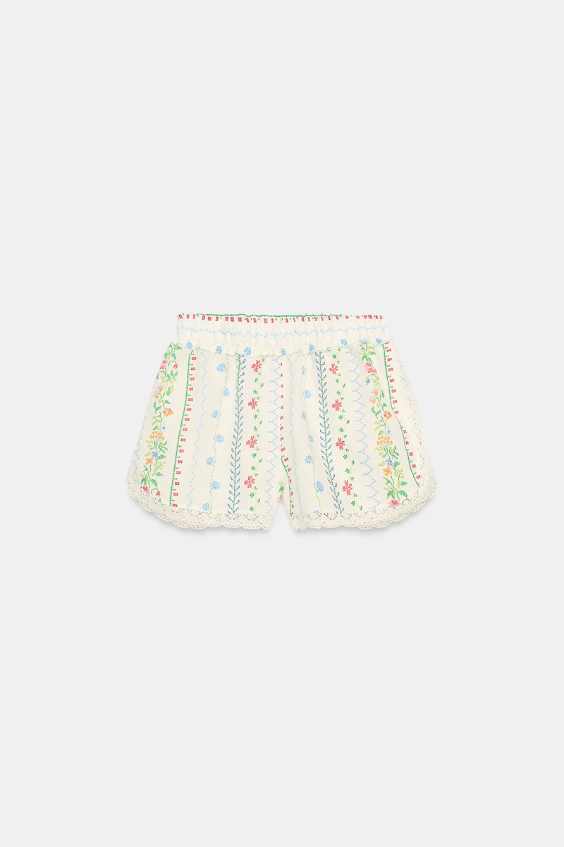 SHORT À IMPRIMÉ FLEURI ET DENTELLE EN LIN