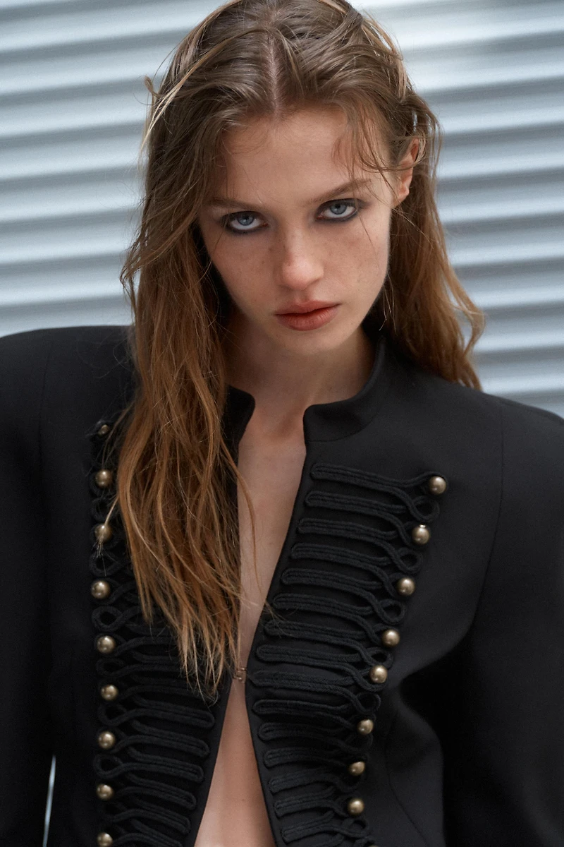 FITTED BLAZER WITH SHOULDER PADS