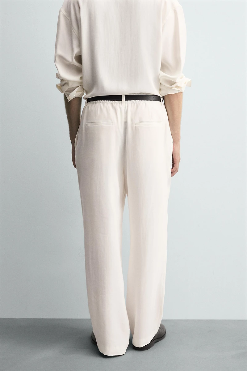 PANTALON COUPE DÉCONTRACTÉE PLIS