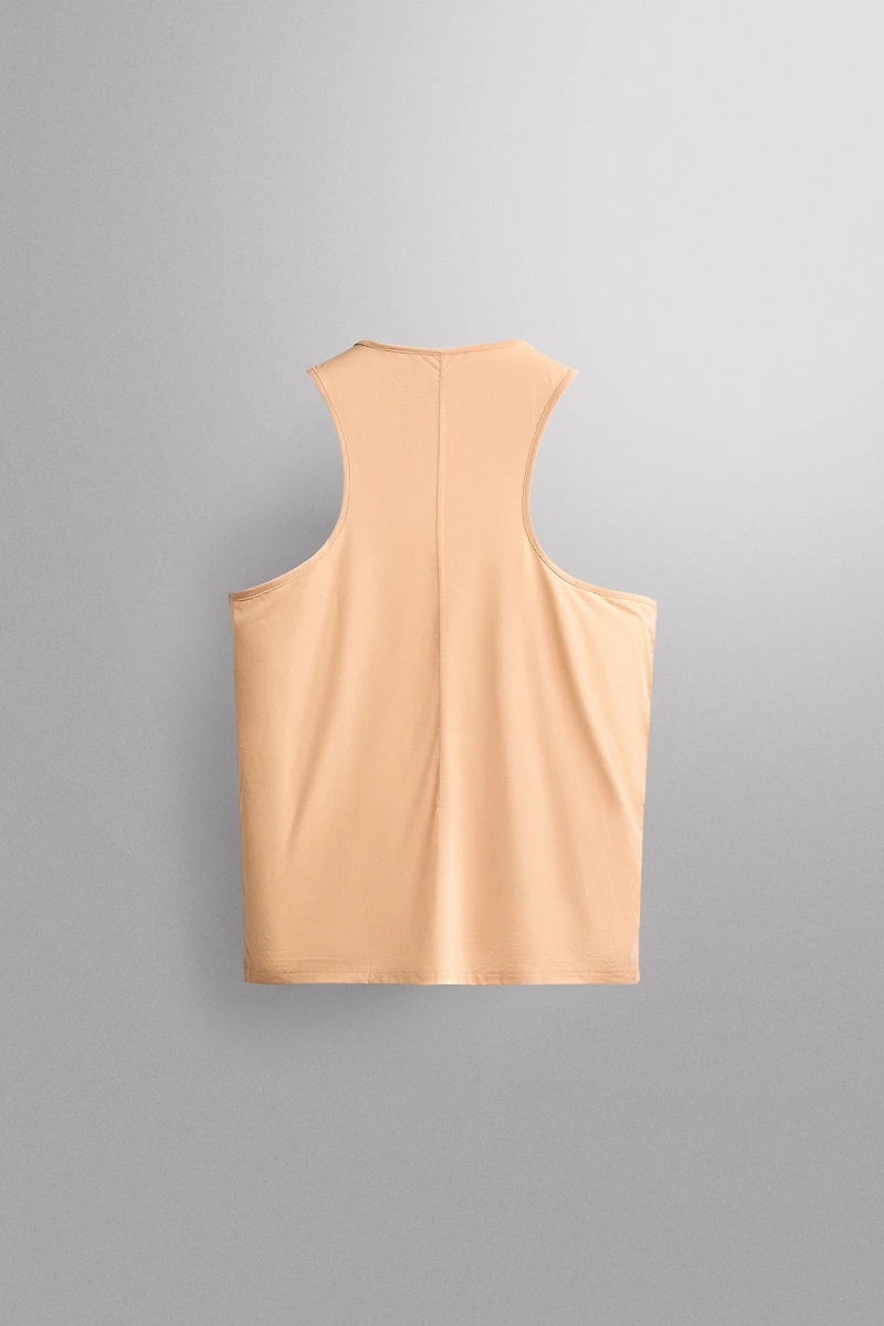 LIGHTWEIGHT RUNNING TANK TOP