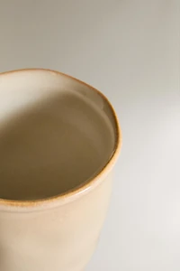 STONEWARE MUG WITH IRREGULAR EDGE