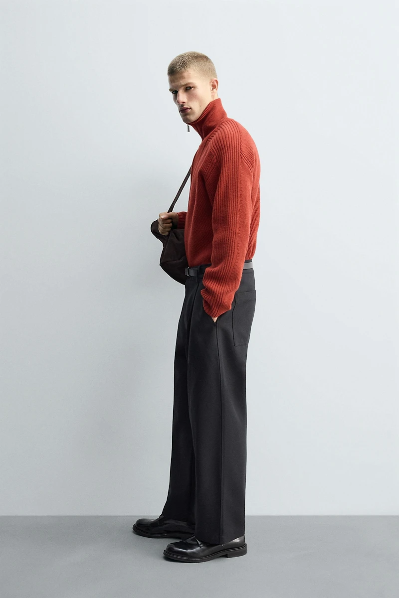 PULL EN MAILLE PERLÉE AVEC COL ZIPPÉ