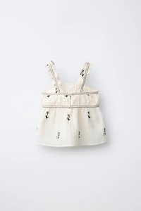 EMBROIDERED TEXTURED TOP