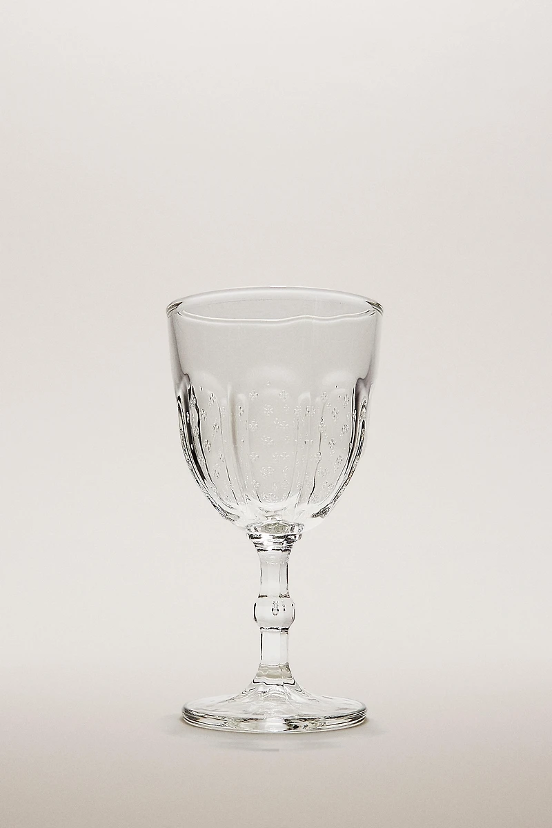 RAISED DESIGN WINE GLASS