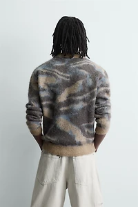 BRUSHED TEXTURED ABSTRACT JACQUARD JUMPER