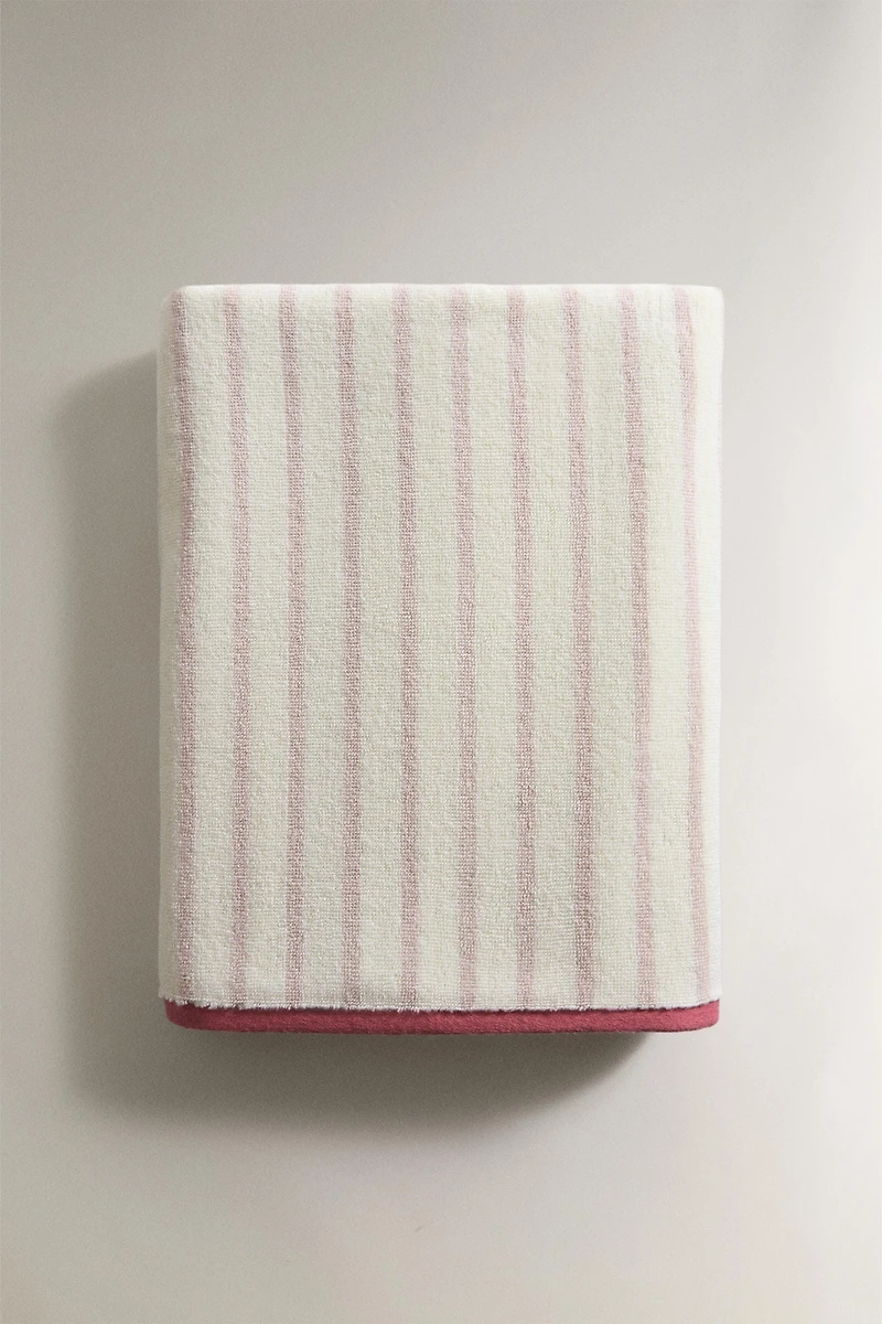 KIDS’ REVERSIBLE STRIPED BATH TOWEL