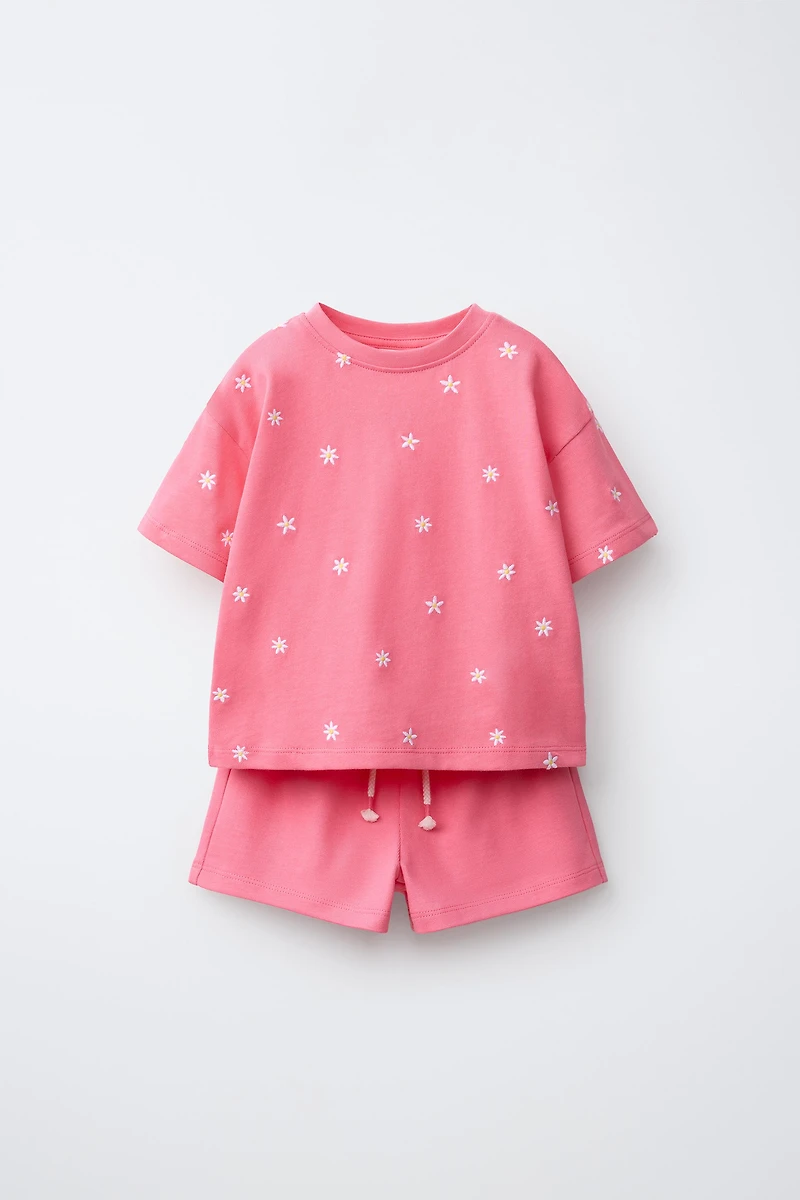 EMBROIDERED T-SHIRT AND BERMUDA SET