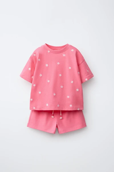 ENSEMBLE T-SHIRT ET BERMUDA BRODÉS