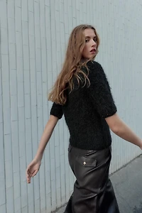 SHORT SLEEVE KNIT BEADED JEWEL SWEATER