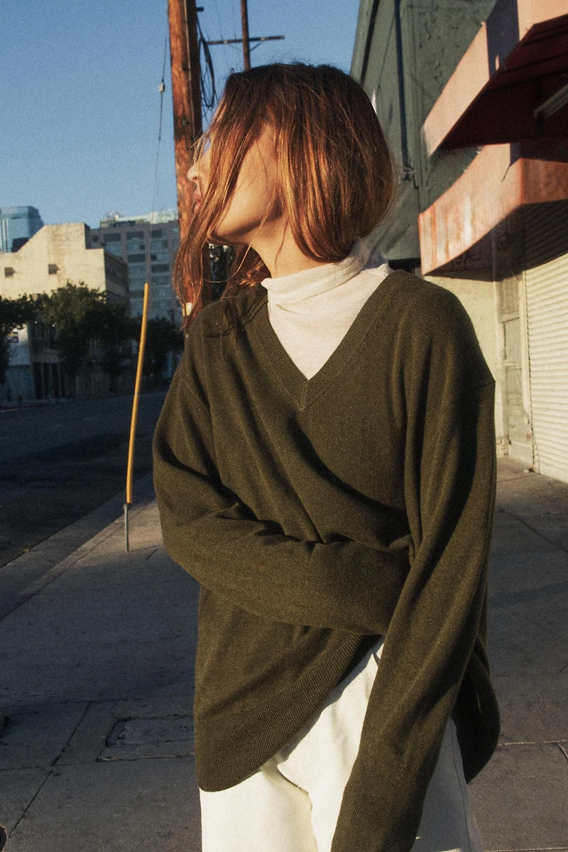 OVERSIZED 100% WOOL SWEATER