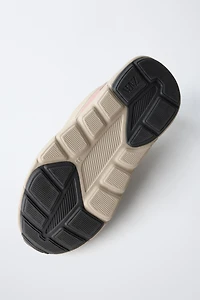 SNEAKER WITH SOLE DETAIL