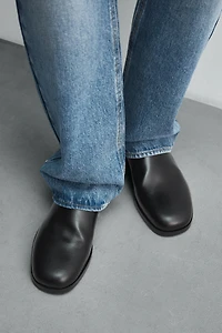 LIMITED EDITION LEATHER CLOGS