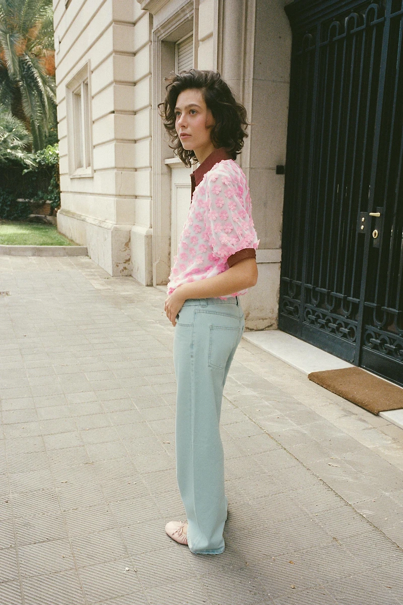 TEXTURED FLORAL BLOUSE