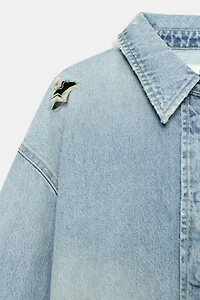 SURCHEMISE CROP EN DENIM TRF