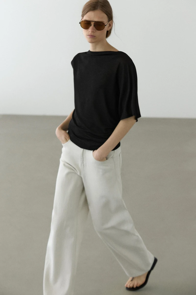 Lightweight asymmetric metallic-effect T-shirt