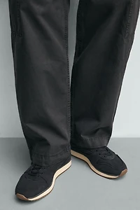 CASUAL SNEAKERS