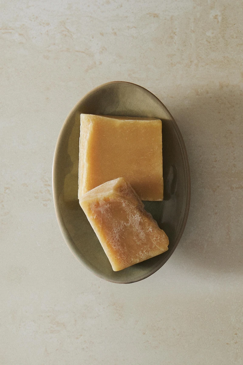 GREENISH BATHROOM SOAP DISH