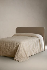QUILTED DOTTED LINEN QUILT