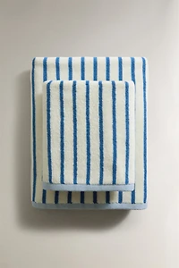 KIDS’ REVERSIBLE STRIPED BATH TOWEL