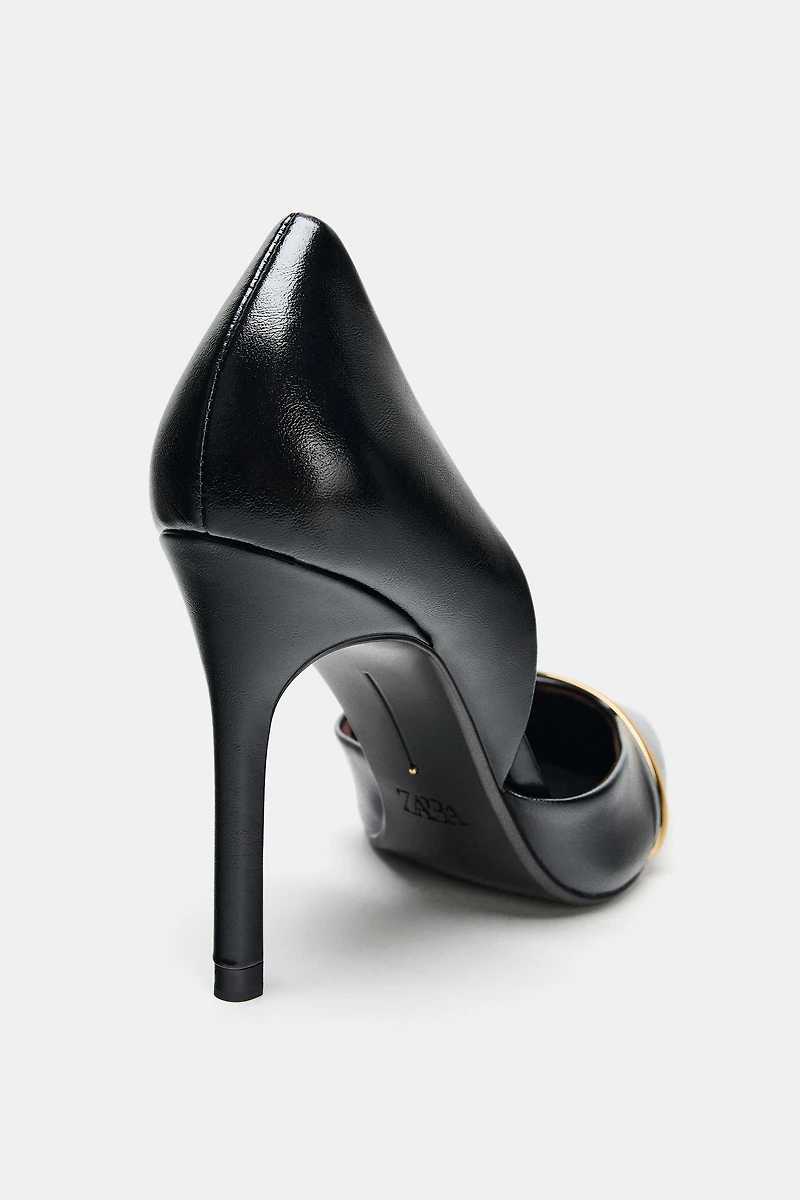 HIGH HEEL SHOE WITH METALLIC STRAP
