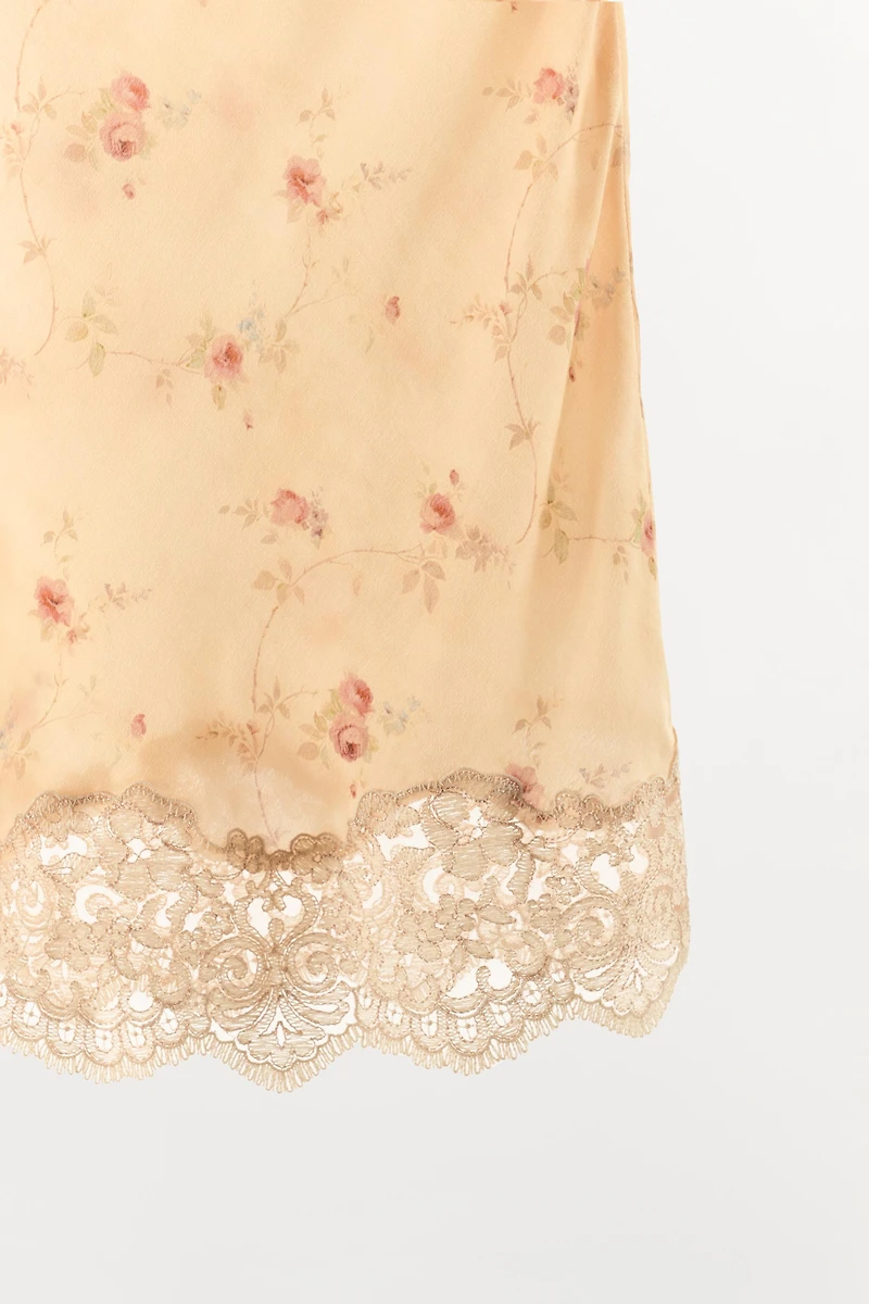JUPE À IMPRIMÉ FLEURI ET DENTELLE