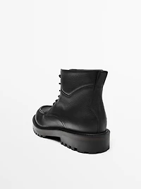 Bottes en cuir foulé à bord mocassin