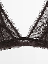 Bralette dentelle détail fleur