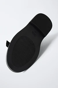 ANKLE BOOTS WITH BOW DETAIL