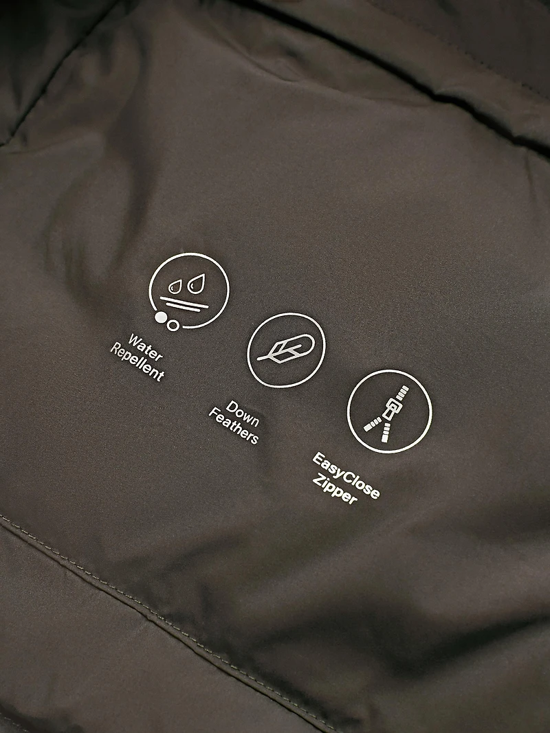 Water-repellent ultra lightweight down blend gilet