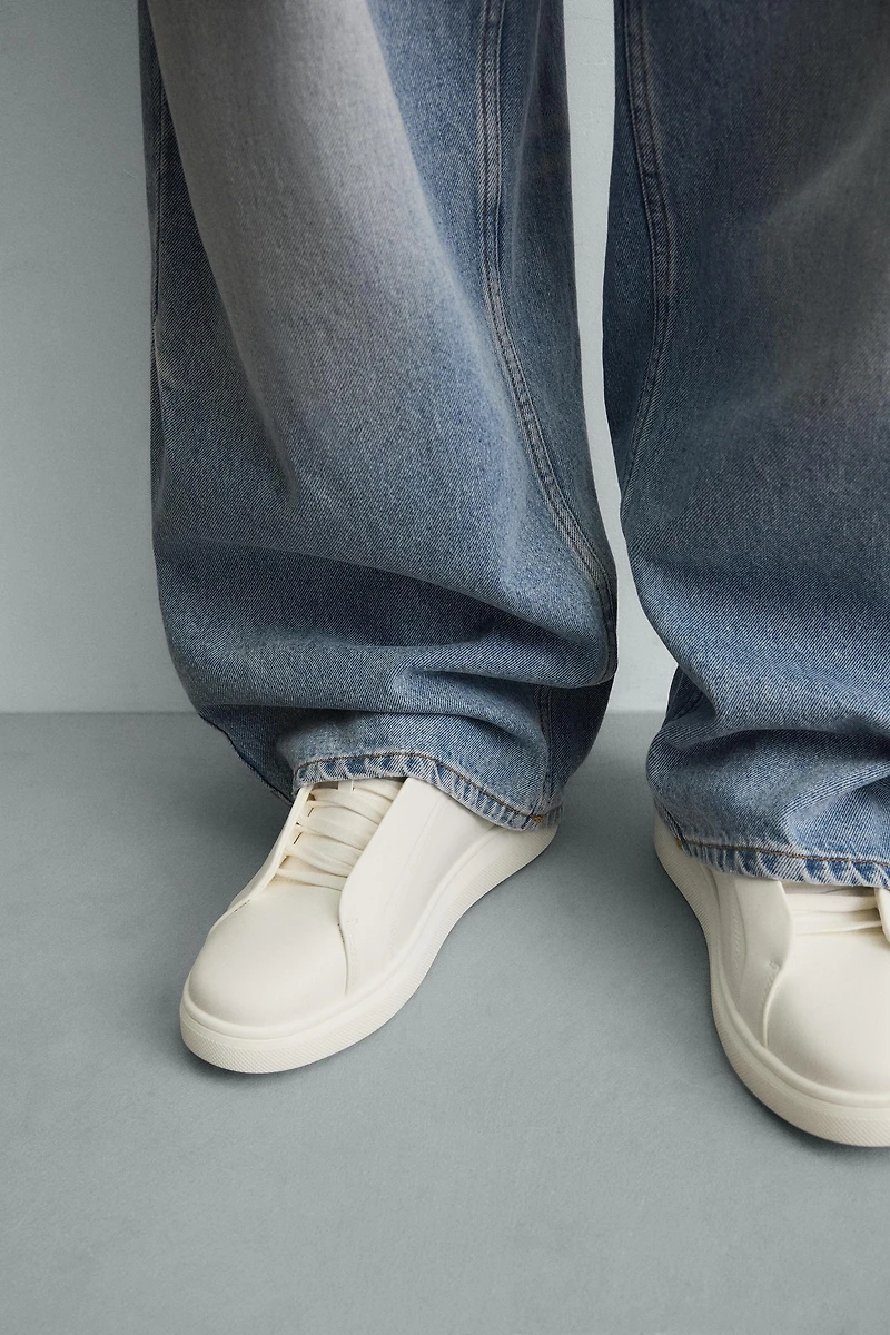 CHUNKY SNEAKERS
