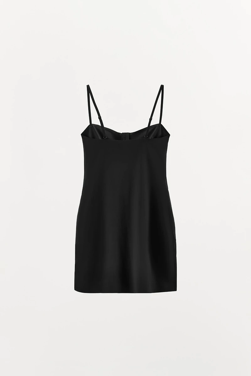 SHORT DRESS WITH POLYAMIDE HOOKS