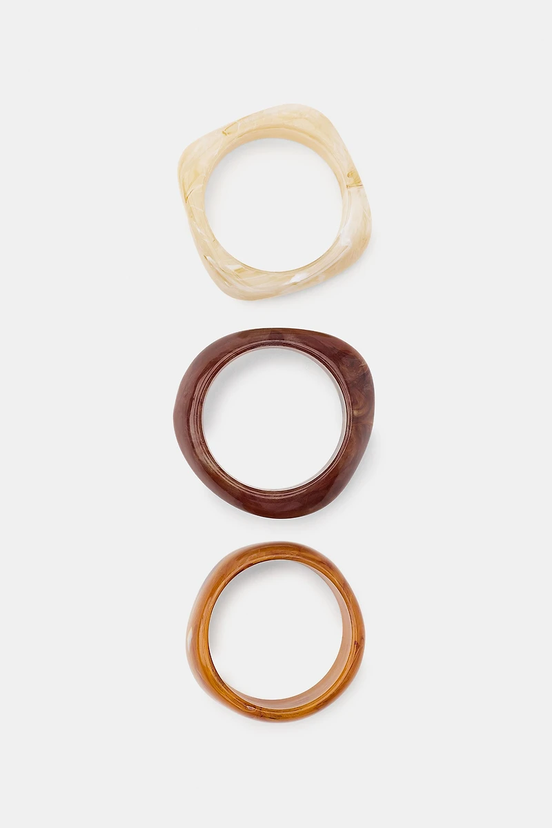 3-PACK OF RESIN BRACELETS