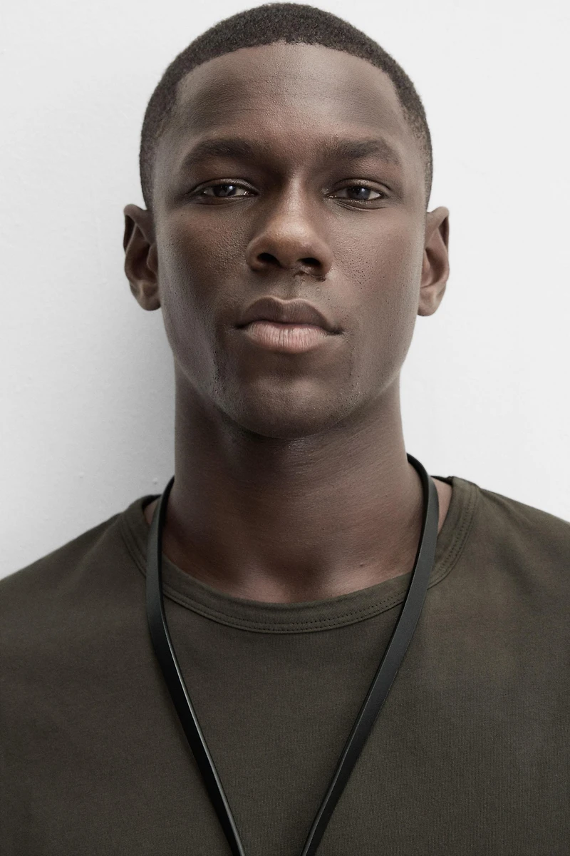 BASIC LIGHTWEIGHT T-SHIRT