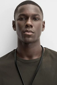 BASIC LIGHTWEIGHT T-SHIRT