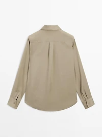 Flowing shirt with collar