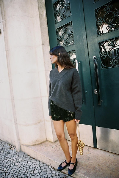 PULL EN MAILLE À COL V