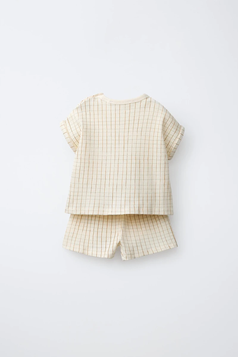 ENSEMBLE WAFFLE T-SHIRT ET BERMUDA À CARREAUX