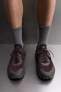 TRAIL RUNNING SNEAKERS