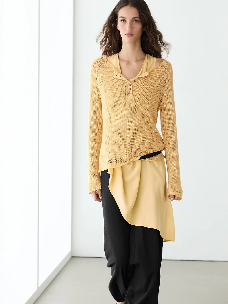 100% linen knit sweater with collar detail