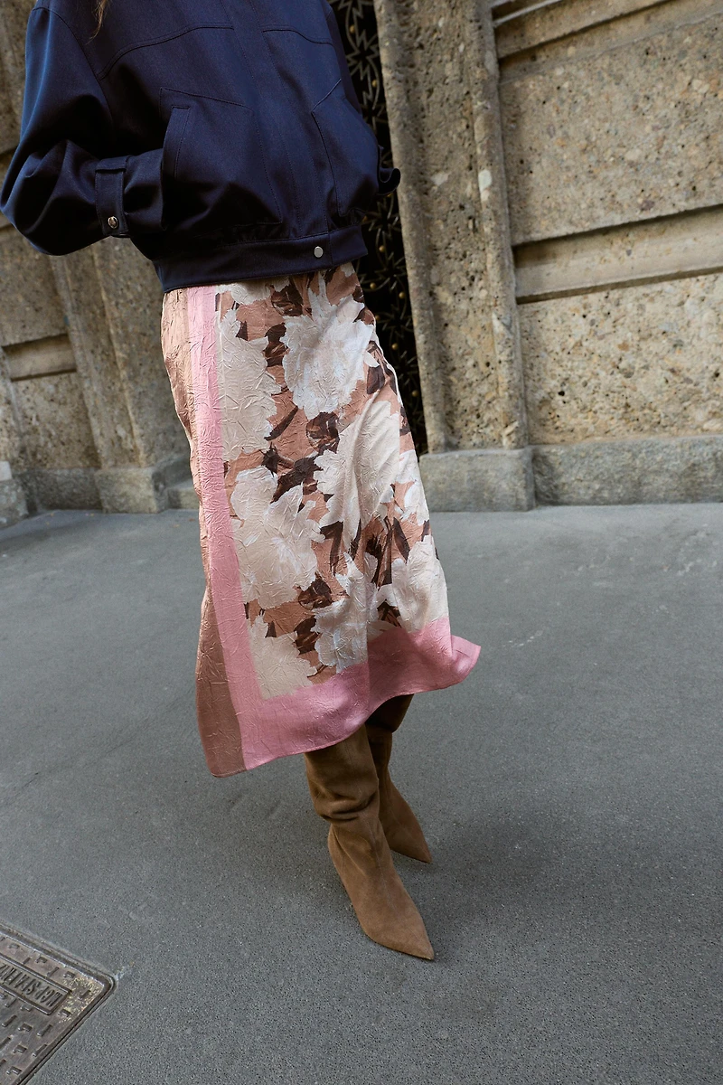 FLORAL PRINT SATIN EFFECT MIDI SKIRT