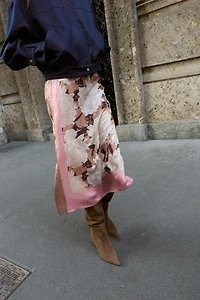 FLORAL PRINT SATIN EFFECT MIDI SKIRT