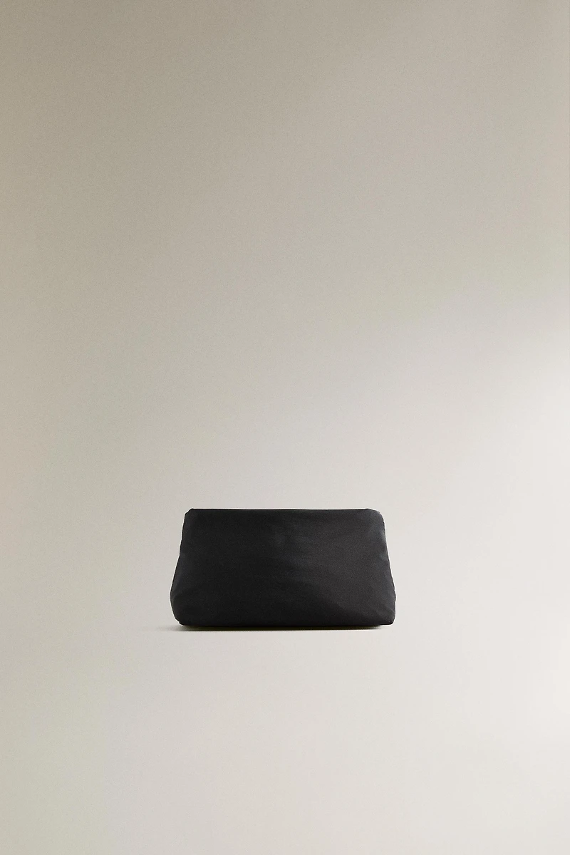 TECHNICAL FABRIC MEDIUM TOILETRY BAG