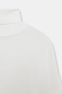 EXTRA-FINE KNIT HIGH COLLAR JUMPER